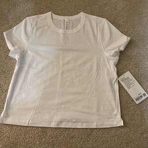 Lululemon classic fit cotton blend tee size 6